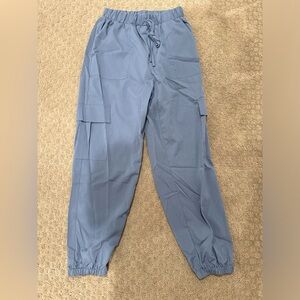 Really cute “vacay” cargo pants